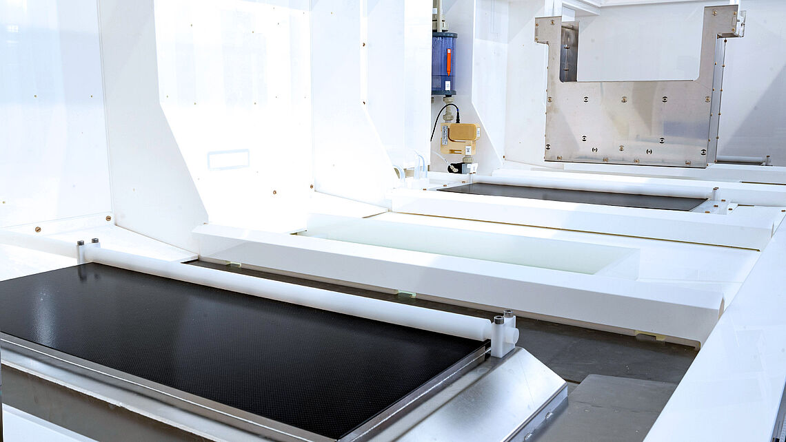 inside view Batchglass machine 