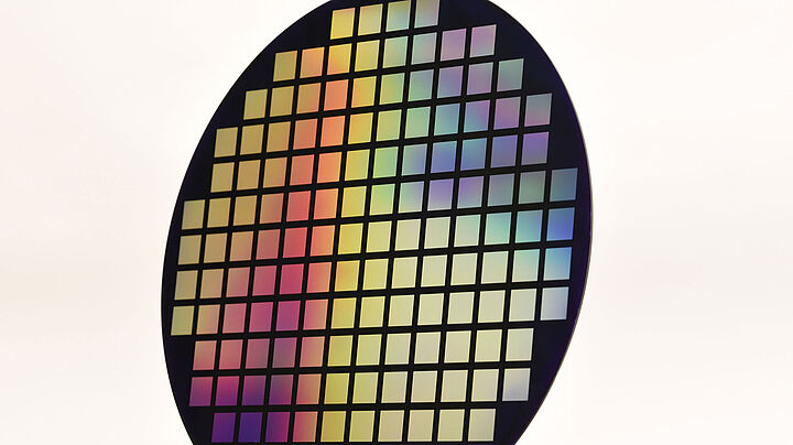 Colorful glass wafer plates