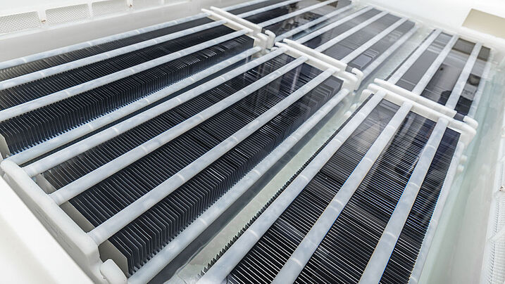 Solarcell wafes in chemical wet bath