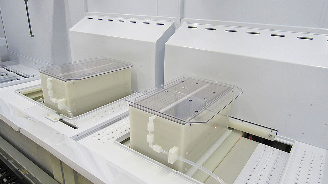 Genesis-Dryer chemical cleaning before dry with no air interface during the process