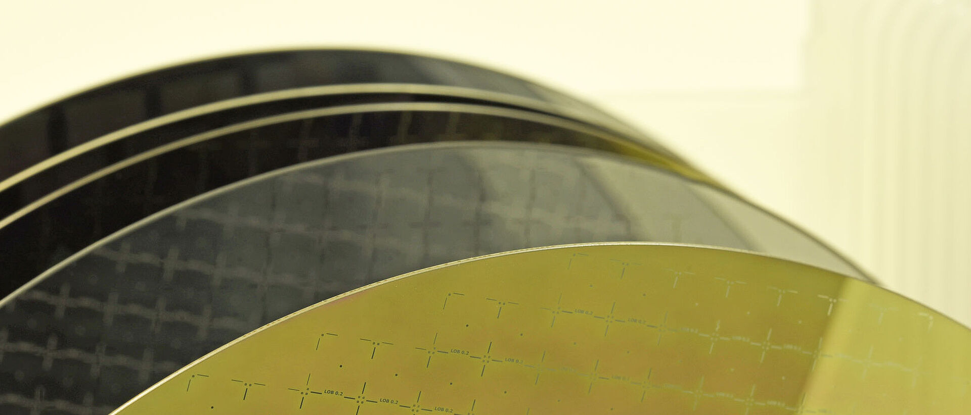 Golden/ Yellow glass wafer plates  Golden/ Yellow glass wafer plates